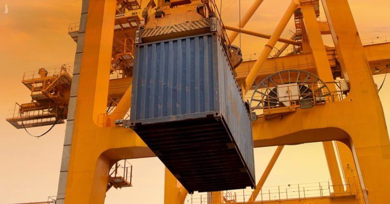 A escassez de contêineres pela “boa e velha” oferta e demanda