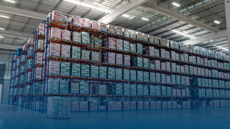 Como o serviço de armazenagem do TECADI se adapta às necessidades do cliente